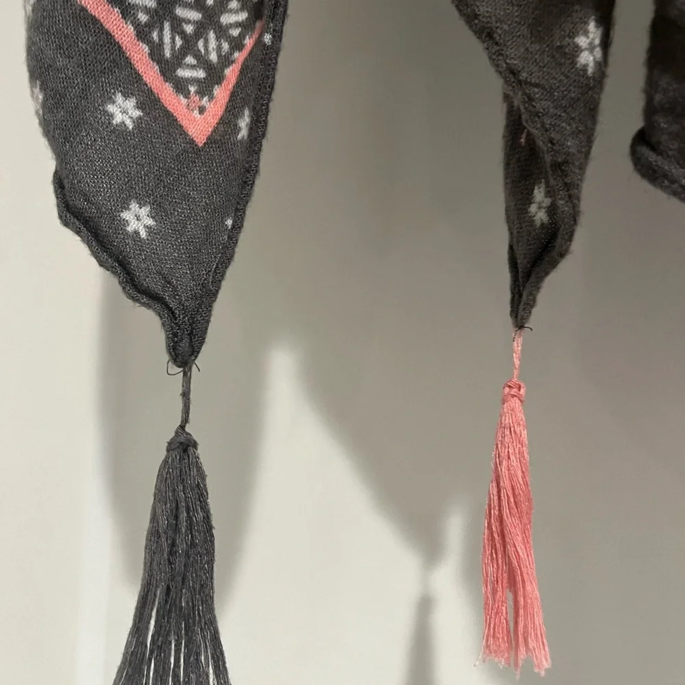 Kids Patterned Scarf - Gray and Pink
